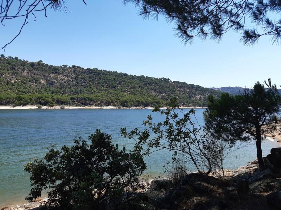 San Martín de Valdeiglesias Acogedor Apartamento Con Bellas Vistas Al Embalse מראה חיצוני תמונה