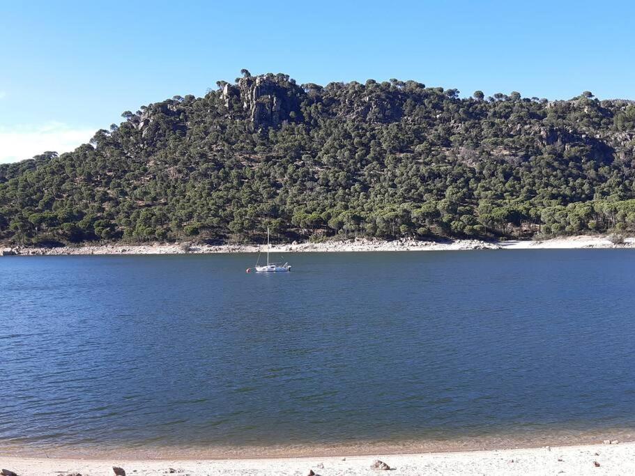 San Martín de Valdeiglesias Acogedor Apartamento Con Bellas Vistas Al Embalse מראה חיצוני תמונה